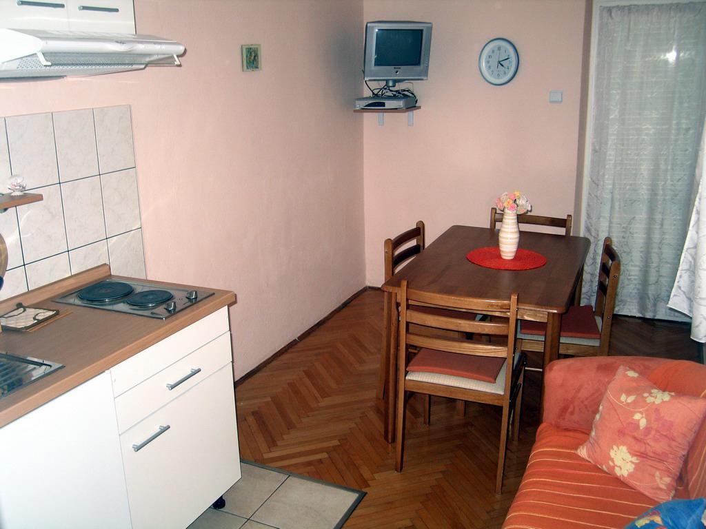 Apartment Madlena Brodarica  Bilik gambar